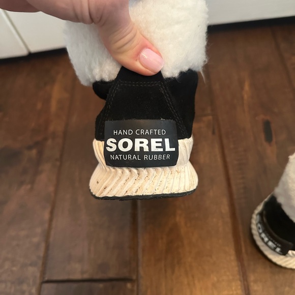 Sorel Out N' About III Conquest Waterproof Suede Fleece Lining Boot (Women) 9 - Picture 4 of 8
